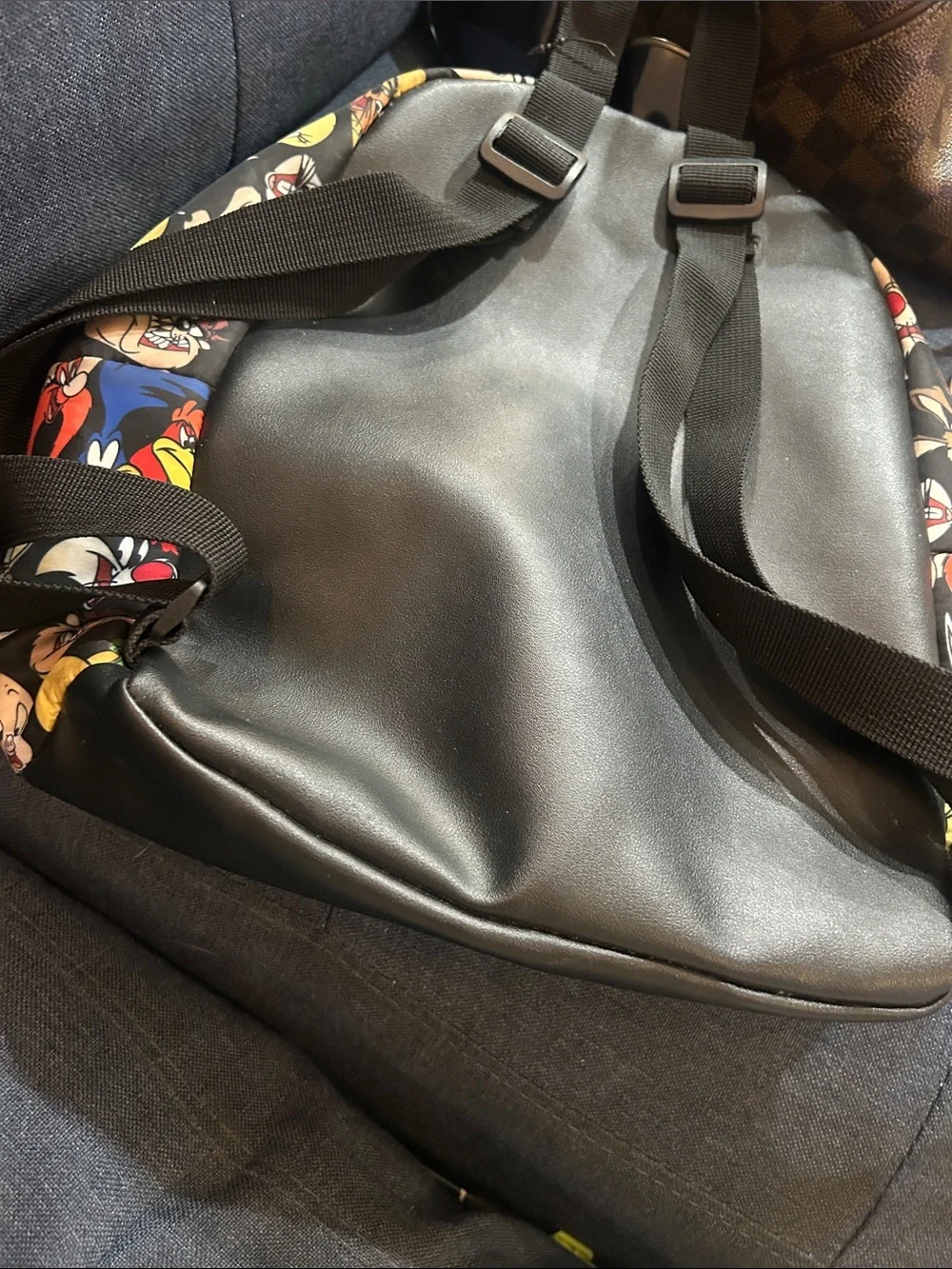 Looney Tunes Mania compact black